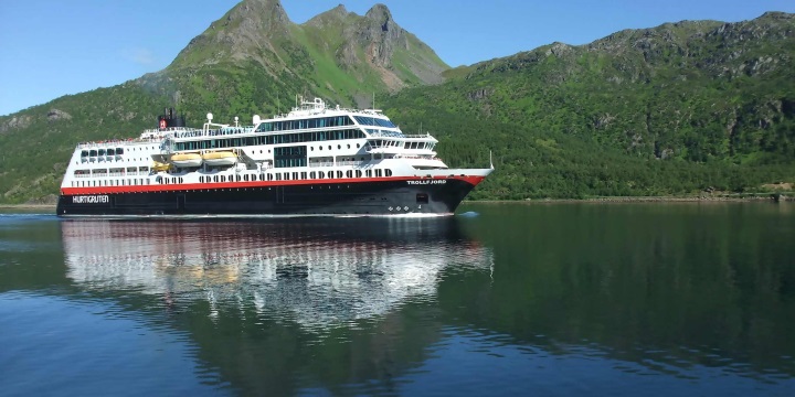 MS Trollfjord